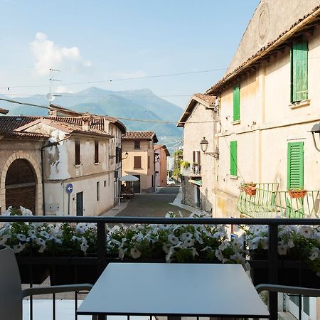 La Bellavita Del Garda Luxury Apartments San Felice del Benaco Luaran gambar