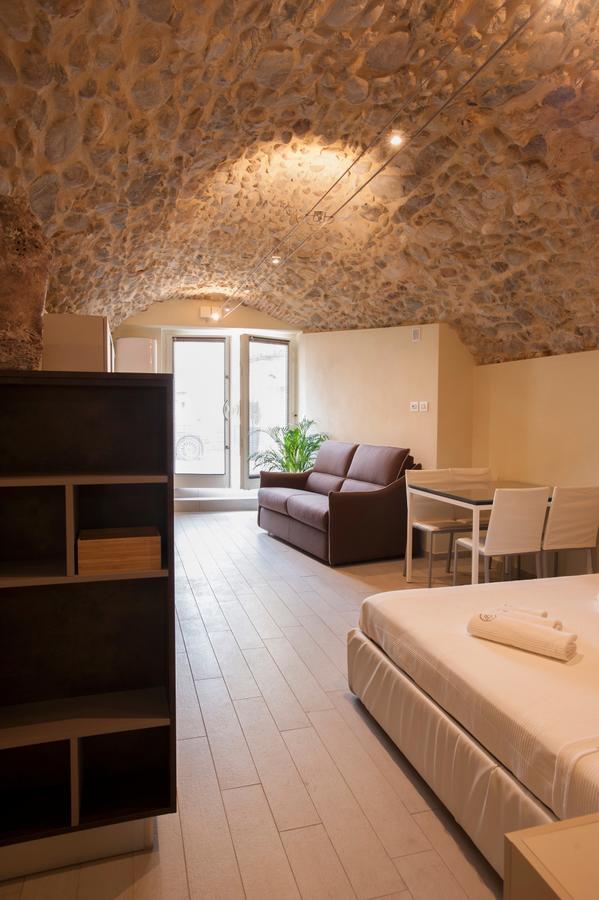La Bellavita Del Garda Luxury Apartments San Felice del Benaco Luaran gambar