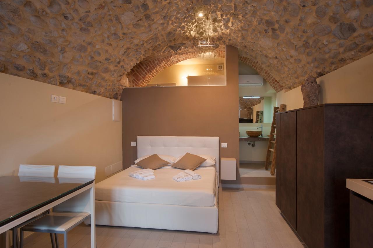 La Bellavita Del Garda Luxury Apartments San Felice del Benaco Luaran gambar