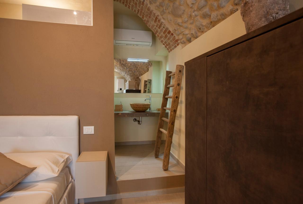 La Bellavita Del Garda Luxury Apartments San Felice del Benaco Luaran gambar